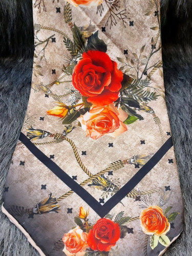 روسری دست دوز Soren سایز ۱۴۰×۱۴۰